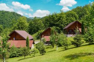 4 cabanute din lemn,Boga,Parc Natural Apuseni,Bihor