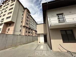 Vanzare 2 vile duplex si 1 apartament  curte 500 mp   Cartierul Latin - imagine 11