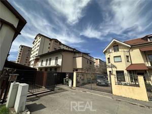 Vanzare 2 vile duplex si 1 apartament  curte 500 mp   Cartierul Latin - imagine 4