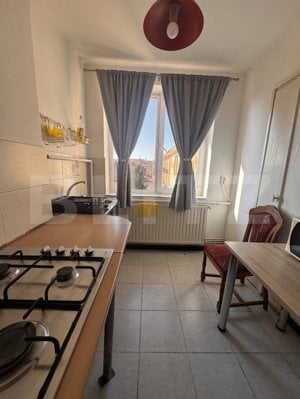 Apartament cu 2 camere, 44 mp, zona Piata 700  - imagine 4