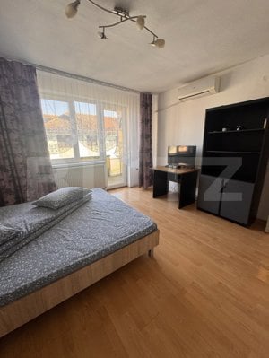 Apartament cu 2 camere, 44 mp, zona Piata 700  - imagine 2