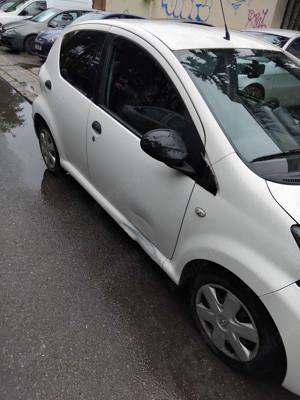 Toyota aygo 2011 - imagine 4
