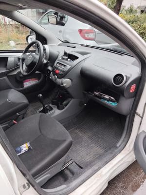 Toyota aygo 2011 - imagine 5