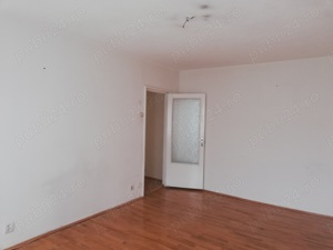 Vând apartament cu 3 camere - imagine 2