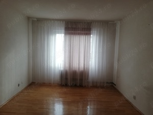 Vând apartament cu 3 camere - imagine 9