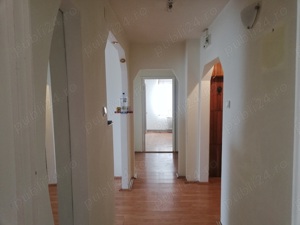 Vând apartament cu 3 camere - imagine 10