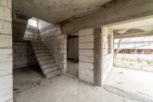 Cămin primitor la tara-casa veche locuibila + casa noua in construcție  - imagine 6