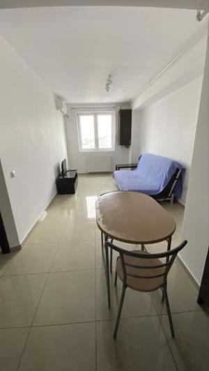 Inchiriez apartament 2 camere, zona Nerva Traian,semidecomandat cu centrala proprie - imagine 4