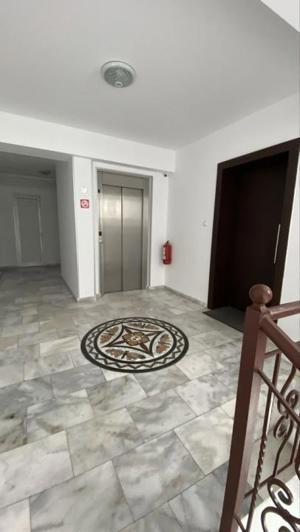 Inchiriez apartament 2 camere, zona Nerva Traian,semidecomandat cu centrala proprie - imagine 8