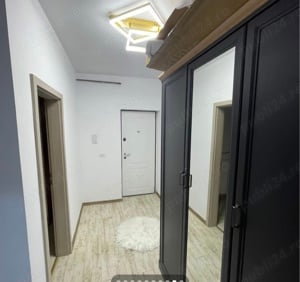 Inchiriez apartament cu o camera 41mp plus 6 mp balcon total  decomandat 350 euro,   - imagine 9