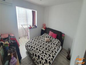 Apartament 3 camere,2 bai 2 balcoane Centrala proprie. - imagine 6