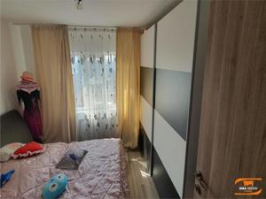 Apartament 3 camere,2 bai 2 balcoane Centrala proprie. - imagine 4