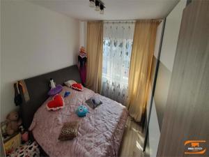 Apartament 3 camere,2 bai 2 balcoane Centrala proprie. - imagine 5