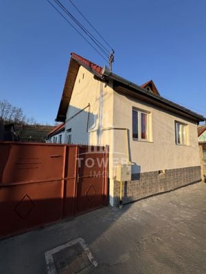 Casă spațioasă cu 5 camere în Ocna Sibiului – teren generos de 726 mp!