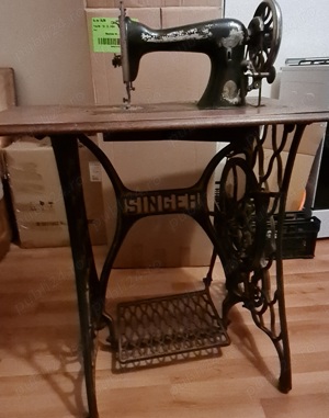 Vând Maşină de cusut Singer vechi