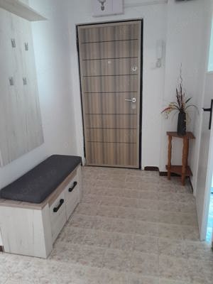 Inchiriez apartament cu 3 camere zona Calea Sagului