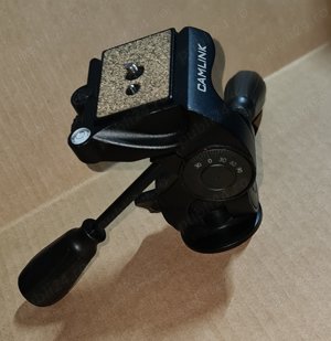 Cap trepied foto NOU