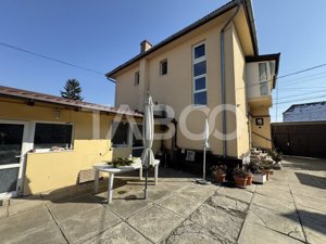 Casa individuala + un apartament 2 fronturi si teren 584 mp Turnisor - imagine 2