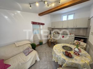 Casa individuala + un apartament 2 fronturi si teren 584 mp Turnisor - imagine 16