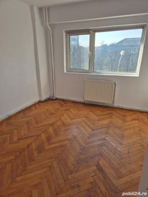 Apartament 3 camere ZONA CENTRALA et.3  67 mp - imagine 3