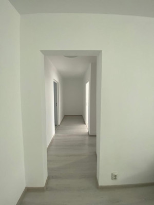 Apartament 3 camere semidecomandat, 8/10, Drumul Taberei, Valea Ialomiței. - imagine 11