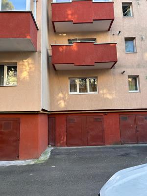 Vand apartament 4 camere cu garaj cu CF si boxa Zorilor Cluj renovat recent