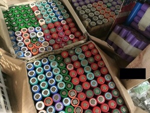 Acumulatori 18650 celule - filetante lampi solare aspiratoare lanterne camere supraveghere etc - imagine 3