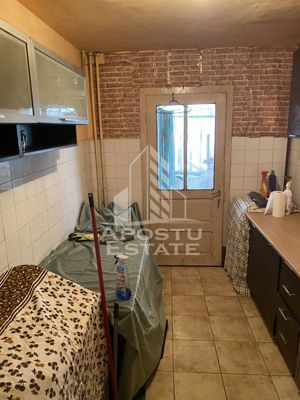 Apartament 3 camere, decomandat cu garaj, zona calea Lipovei - imagine 2