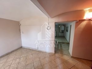 Spatiu comercial, 70 mp, Zona Sinaia - imagine 2