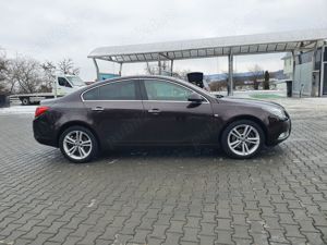 Opel Insignia Cosmo+(extra full), bi-xenon, piele, NAV, înmatriculată RO cu numere negre 14.03.2025 - imagine 3