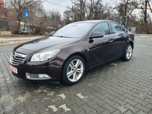 Opel Insignia Cosmo+(extra full), bi-xenon, piele, NAV, înmatriculată RO cu numere negre 14.03.2025