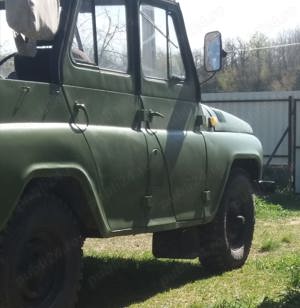 Mașina teren UAZ, renovată cu piese originale, în stare foarte bună  - imagine 6
