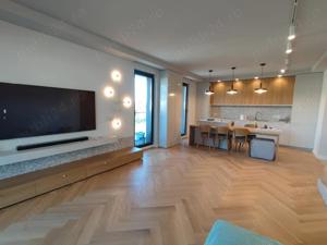 Servicii Profesionale de Furnizare și Montaj Parchet Stratificat în Cluj - imagine 2