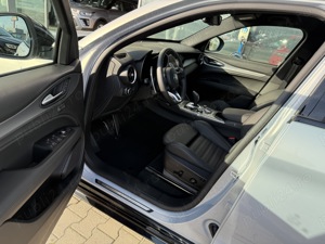Alfa Romeo Stelvio 2025 Veloce 2.0T4 280CP 400Nm ZF8 252 Bianco Lunare Grigio Moonlight - AutoSiena - imagine 12