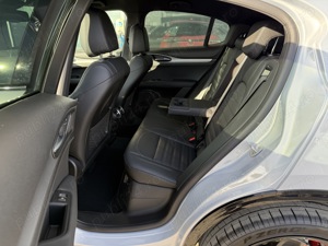 Alfa Romeo Stelvio 2025 Veloce 2.0T4 280CP 400Nm ZF8 252 Bianco Lunare Grigio Moonlight - AutoSiena - imagine 18