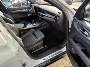 Alfa Romeo Stelvio 2025 Veloce 2.0T4 280CP 400Nm ZF8 252 Bianco Lunare Grigio Moonlight - AutoSiena - imagine 19