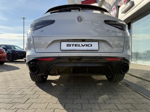 Alfa Romeo Stelvio 2025 Veloce 2.0T4 280CP 400Nm ZF8 252 Bianco Lunare Grigio Moonlight - AutoSiena - imagine 6