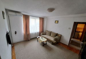 De închiriat apartament 2 camere central , lângă piața 700 - imagine 2