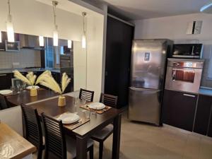 Inchiriez apartament 4 camere in zona Decebal, mobilat si utilat complet - imagine 2