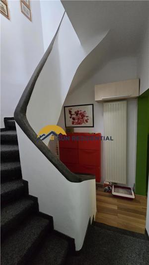 Apartament in vila -cu 4 dormitoare si 2 sufragerii - imagine 16