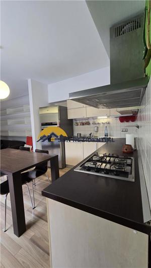 Apartament in vila -cu 4 dormitoare si 2 sufragerii - imagine 7