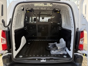 Fiat Doblo Electric 2025 136CP 260Nm 50kWh 335Km Crew Cab 5 Locuri Cul. 549 White AutoSiena - imagine 12