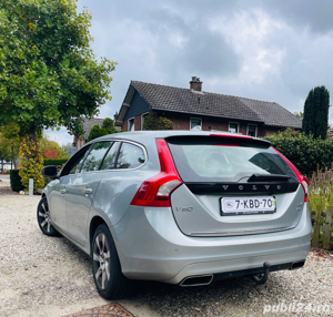 Volvo V60 2.4 D6 Plug-in Hybrid - imagine 4