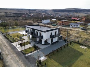 Duplex premium în Rădaia – 265 mp construiți, 1373 mp teren, mobilat și utilat  - imagine 16