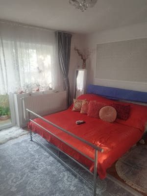 Apartament decomandat 2 camere cartier Episcopia Bihor - imagine 2