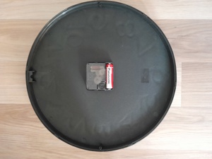 Ceas de perete alb negru diametru 30cm - imagine 2