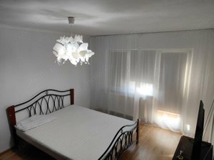 Apartament cu 3 camere, semidecomandat, situat in zona Sagului. - imagine 2