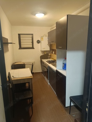 Vand apartament 2 camere la demisol - imagine 1