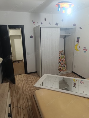 Vand apartament 2 camere la demisol - imagine 2
