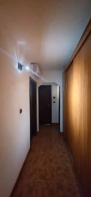 Apartament 3 camere cu o super pozitie in zona Soarelui - imagine 13